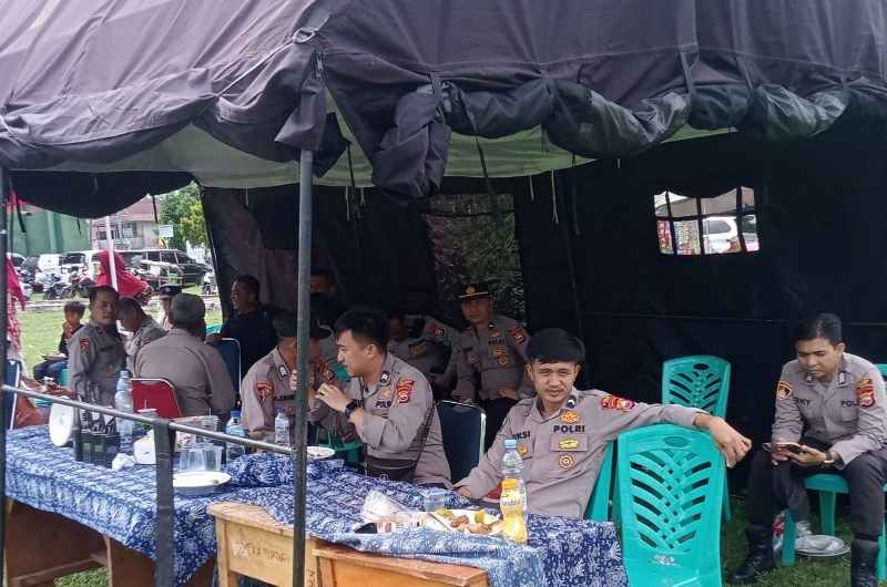 Antisipasi Keamanan, Tim Jibom Lakukan Sterilisasi Festival Gurita Kaur 2024 Antisipasi Keamanan, Tim Jibom Lakukan Sterilisasi Festival Gurita Kaur 2024