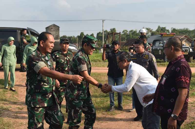 Danrem 043/Gatam Tinjau Langsung Program Opla Tahun 2024 di Kabupaten Tulang Bawang Danrem 043/Gatam Tinjau Langsung Program Opla Tahun 2024 di Kabupaten Tulang Bawang