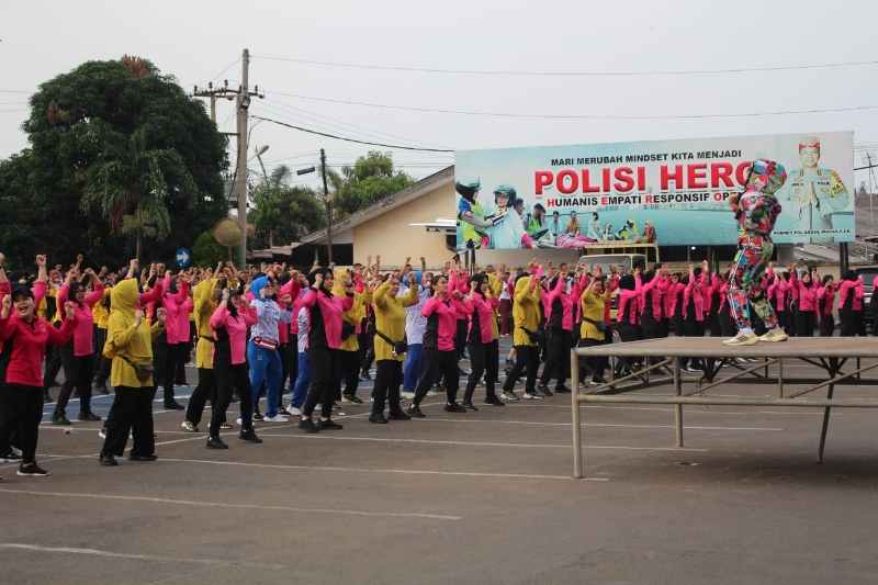 Eratkan Sinergitas, TNI-Polri di Bandar Lampung Olahraga Bersama Eratkan Sinergitas, TNI-Polri di Bandar Lampung Olahraga Bersama