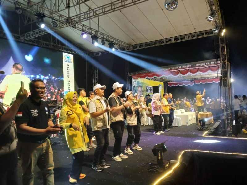 Gebyar Lampung Maju, Ririn Ajak Ribuan Simpatisan Dukung Gubernur Nya Hanan dan Bupati Nya Ririn Gebyar Lampung Maju, Ririn Ajak Ribuan Simpatisan Dukung Gubernur Nya Hanan dan Bupati Nya Ririn