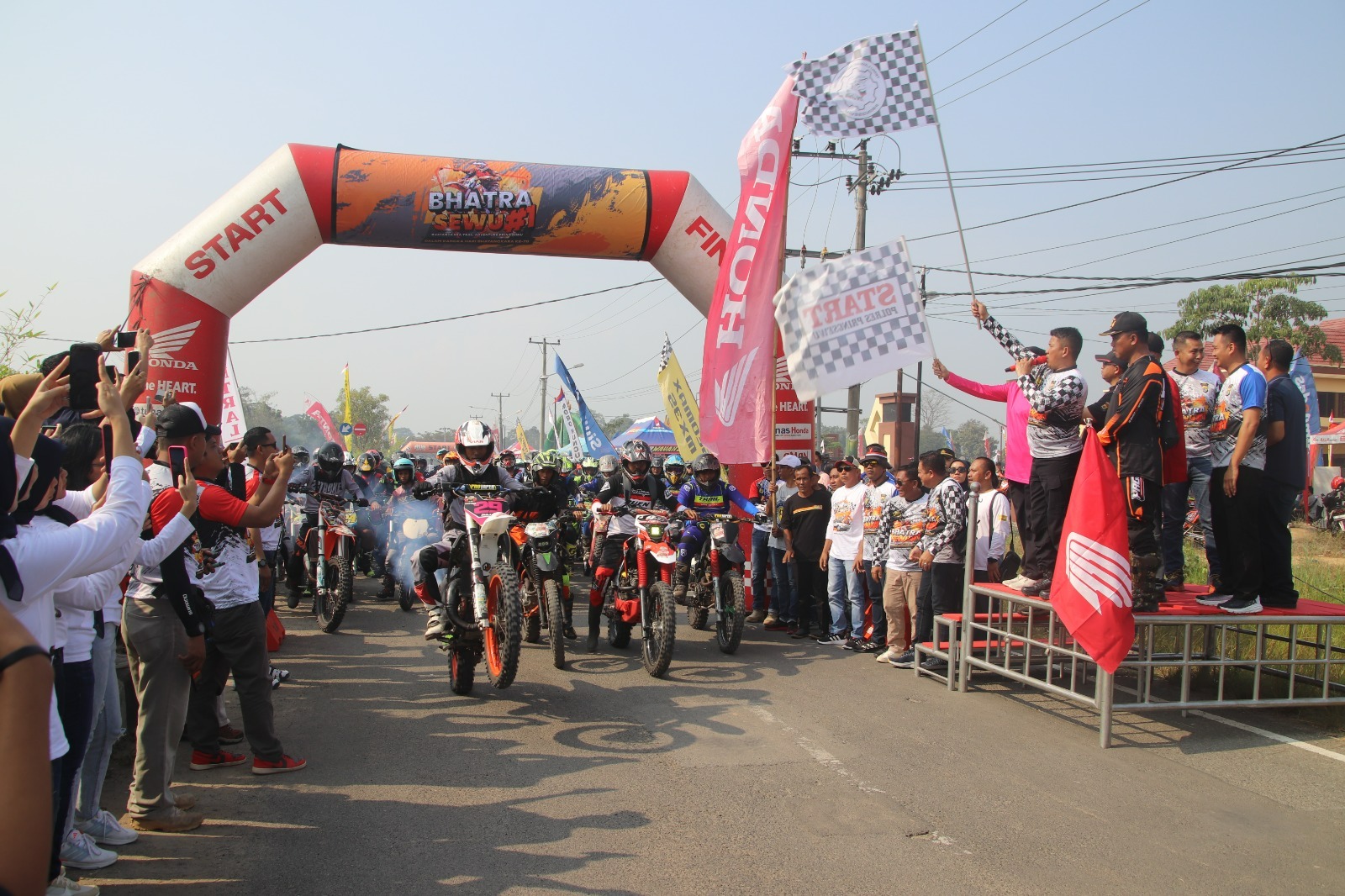 Ribuan Raider Lewati Jalur Ekstrem Bhayangkara Trail Adventure Ribuan Raider Lewati Jalur Ekstrem Bhayangkara Trail Adventure