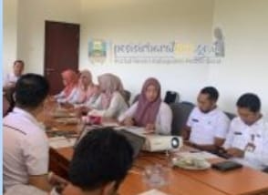 Pemkab Pesibar Gelar Rapat Penyusunan Dokumen Reformasi Birokrasi (RB) Pemkab Pesibar Gelar Rapat Penyusunan Dokumen Reformasi Birokrasi (RB)