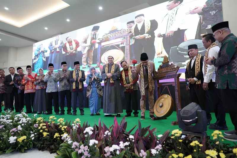 Tema Hukum Islam dalam Dinamika Dunia Internasional Kontemporer, Rektor Buka RIICSHAW Tema Hukum Islam dalam Dinamika Dunia Internasional Kontemporer, Rektor Buka RIICSHAW
