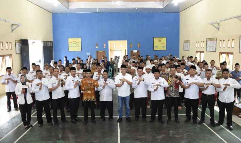 Novriwan Jaya Kukuhkan Pengurus UPZ di Tiga Kecamatan Tubaba Novriwan Jaya Kukuhkan Pengurus UPZ di Tiga Kecamatan Tubaba