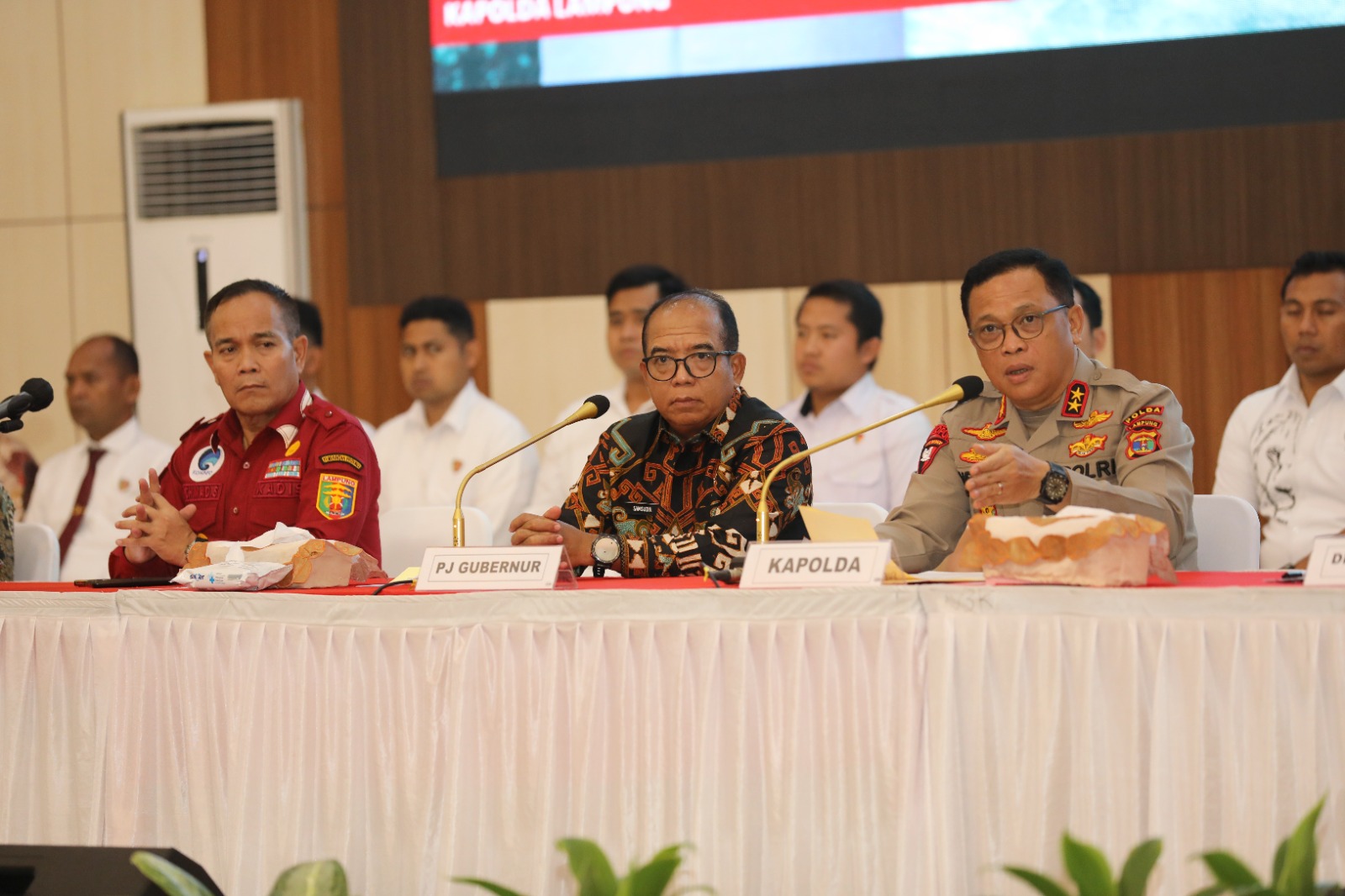 Pj. Gubernur Samsudin Apresiasi Keberhasilan Polda Lampung Ungkap Kasus Judi Online Pj. Gubernur Samsudin Apresiasi Keberhasilan Polda Lampung Ungkap Kasus Judi Online