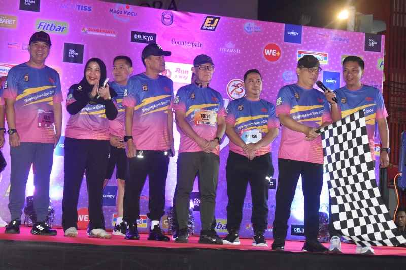 Danrem 043/Gatam Dampingi Kapolda Lepas Peserta Bhayangkara Run Polda Lampung Danrem 043/Gatam Dampingi Kapolda Lepas Peserta Bhayangkara Run Polda Lampung