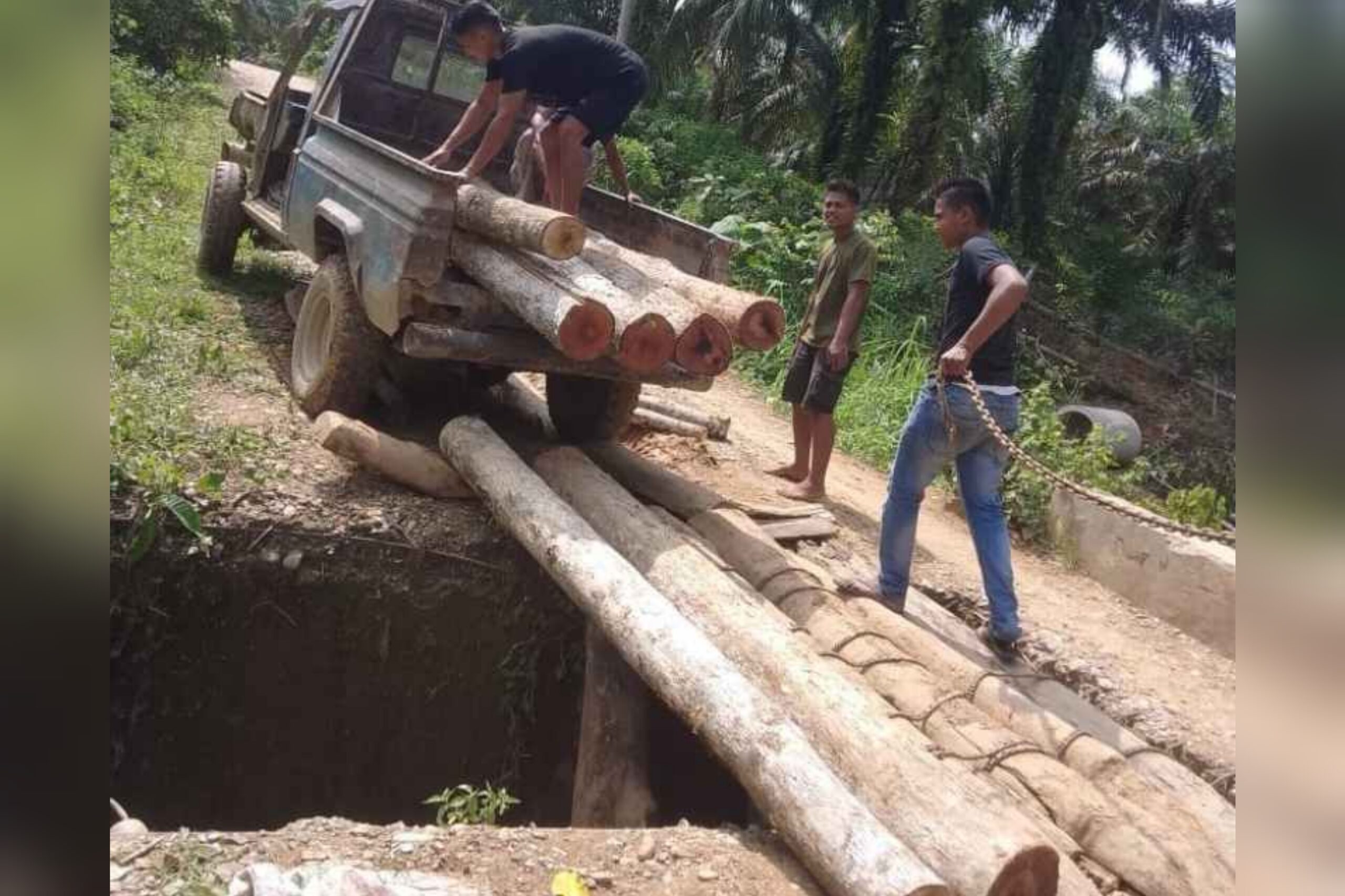 Jalan Penghubung Desa Pematang Durian dengan 3 Desa Perlu Perhatian Pemerintah Jalan Penghubung Desa Pematang Durian dengan 3 Desa Perlu Perhatian Pemerintah