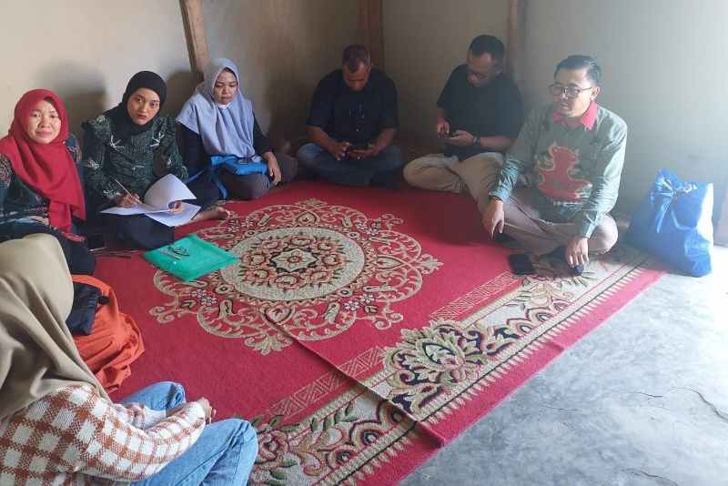 Home Visit Pilihan PSGA dan DP3AKB Pesbar Selesaikan 9 Kasus Gender Keluarga dan Anak Home Visit Pilihan PSGA dan DP3AKB Pesbar Selesaikan 9 Kasus Gender Keluarga dan Anak