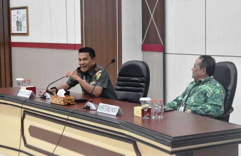 Danrem 043/Gatam Sambut Silaturahmi Rektor Universitas Malahayati Beserta Staf Danrem 043/Gatam Sambut Silaturahmi Rektor Universitas Malahayati Beserta Staf