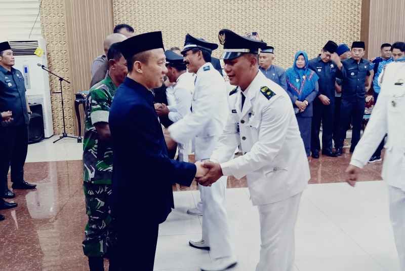 Pj. Bupati Marindo Kukuhkan Seratus Dua Belas Kepala Pekon Pj. Bupati Marindo Kukuhkan Seratus Dua Belas Kepala Pekon