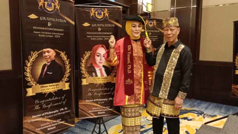 Elti Yunani, Istri Penasehat JMSI Lampung Wisudawan Terbaik PhD AUI Elti Yunani, Istri Penasehat JMSI Lampung Wisudawan Terbaik PhD AUI