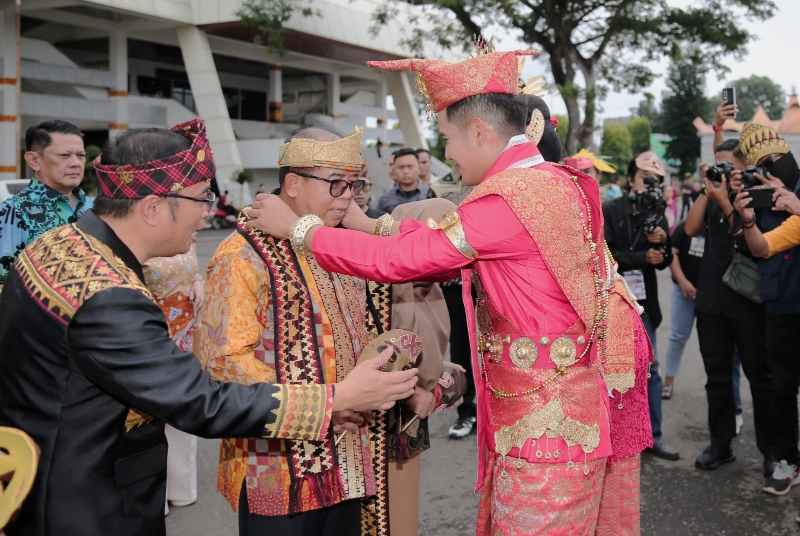 Pj. Gubernur Samsudin Buka Festival Krakatau ke-33 Tahun 2024 Pj. Gubernur Samsudin Buka Festival Krakatau ke-33 Tahun 2024
