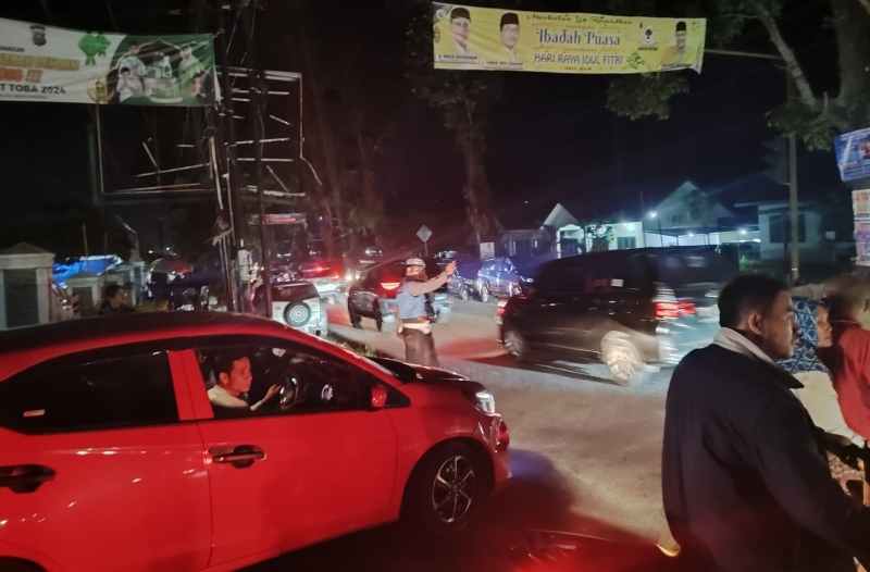 Polres Simalungun Gelar Patroli Skala Besar untuk Amankan Malam Minggu Polres Simalungun Gelar Patroli Skala Besar untuk Amankan Malam Minggu