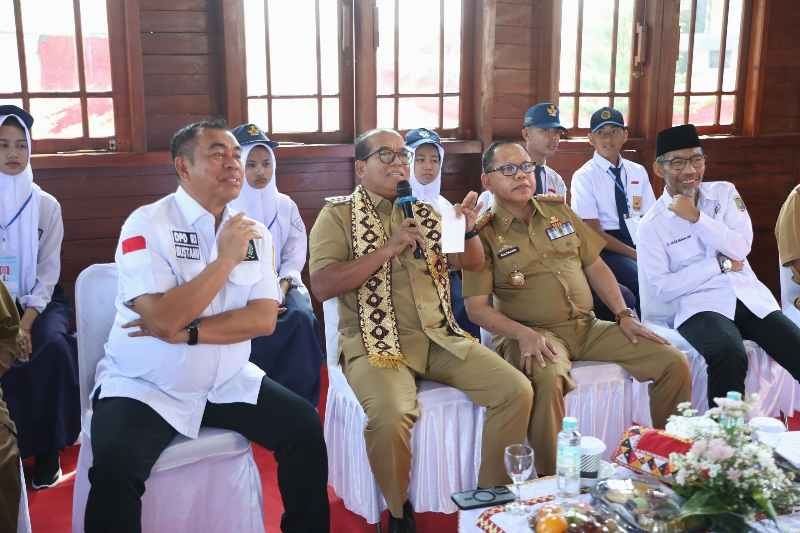 Jadi Pembina Apel Pembukaan MPLS, Pj. Gubernur Samsudin Soroti Tiga Dosa Besar Dunia Pendidikan Jadi Pembina Apel Pembukaan MPLS, Pj. Gubernur Samsudin Soroti Tiga Dosa Besar Dunia Pendidikan