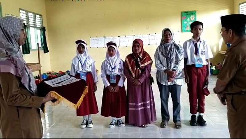 SMPN 5 Pringsewu Salurkan Bantuan ke Anak Yatim Piatu SMPN 5 Pringsewu Salurkan Bantuan ke Anak Yatim Piatu