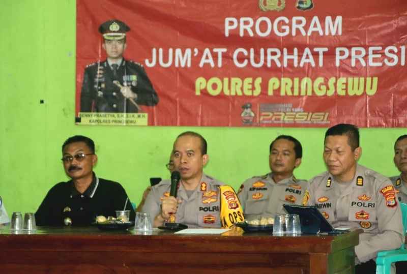 Kapolres Pringsewu Ajak Warga Melaksanakan Pilkada 2024 Dengan Riang Gembira Kapolres Pringsewu Ajak Warga Melaksanakan Pilkada 2024 Dengan Riang Gembira