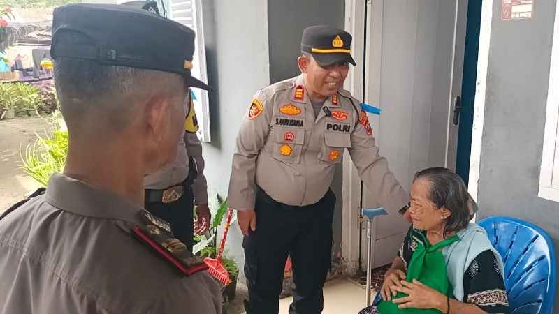Polres Sergai sektor Perbaungan Adakan Jumat Barokah, Bantu Warga Sakit dan Lansia Polres Sergai sektor Perbaungan Adakan Jumat Barokah, Bantu Warga Sakit dan Lansia