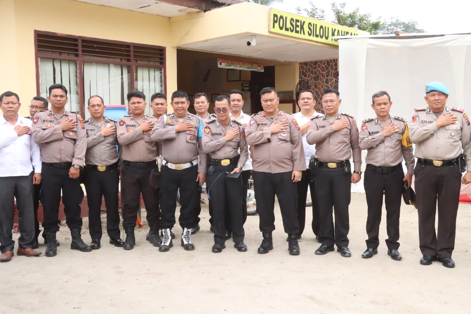 AKBP Choky Sentosa Meliala Lakukan Kunker dan Tatap Muka di Polsek Silau Kahean AKBP Choky Sentosa Meliala Lakukan Kunker dan Tatap Muka di Polsek Silau Kahean