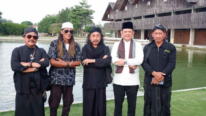 PJ Bupati Tubaba Hadiri Tahlil dan Istighotsah Serta Pengajian Rutin Tahunan PJ Bupati Tubaba Hadiri Tahlil dan Istighotsah Serta Pengajian Rutin Tahunan