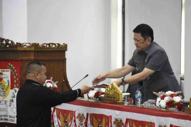 Pj Bupati Bersama DPRD Tubaba teken KUA PPAS APBD Perubahan 2024 Pj Bupati Bersama DPRD Tubaba teken KUA PPAS APBD Perubahan 2024