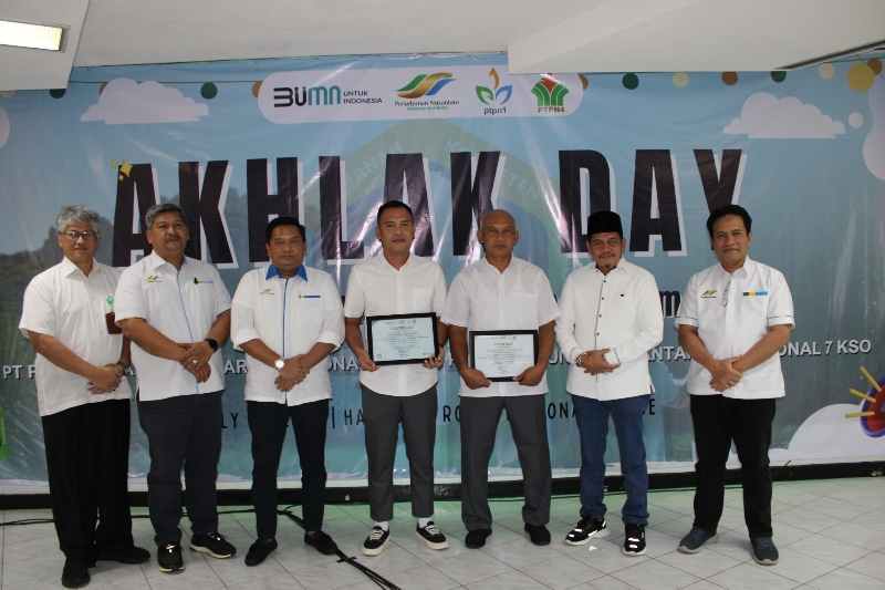 Milad Ke-4 ‘Akhlak’, Tuhu Bangun Pesan “Jangan Terlena Comfort Zone” Milad Ke-4 ‘Akhlak’, Tuhu Bangun Pesan “Jangan Terlena Comfort Zone”