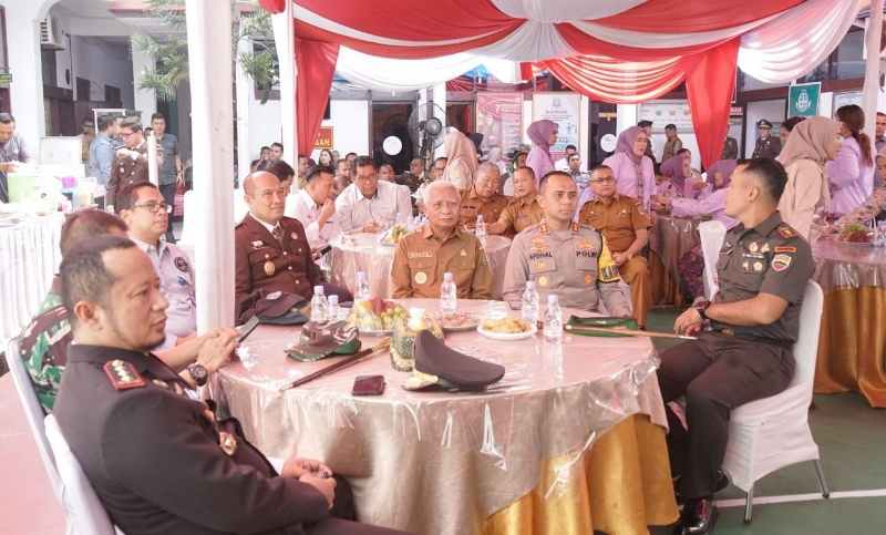 Bupati Surya Hadiri HUT Hari Bhakti Adhyaksa ke-64 Tahun Bupati Surya Hadiri HUT Hari Bhakti Adhyaksa ke-64 Tahun