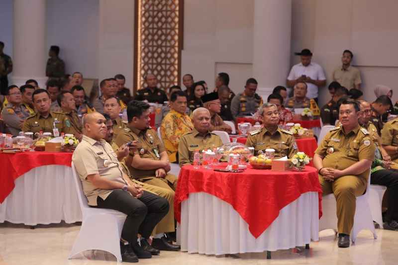 Bupati Asahan Hadiri Pencanangan Gerakan Pembangunan Serentak se-Sumut Bupati Asahan Hadiri Pencanangan Gerakan Pembangunan Serentak se-Sumut