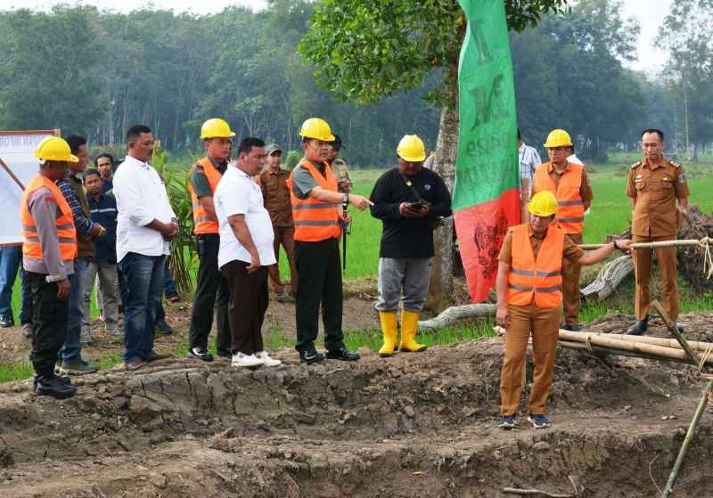 Danrem 043/Gatam Berharap Akhir Bulan Juli Pengerjaan Dapat Terselesaikan 100 Persen Danrem 043/Gatam Berharap Akhir Bulan Juli Pengerjaan Dapat Terselesaikan 100 Persen