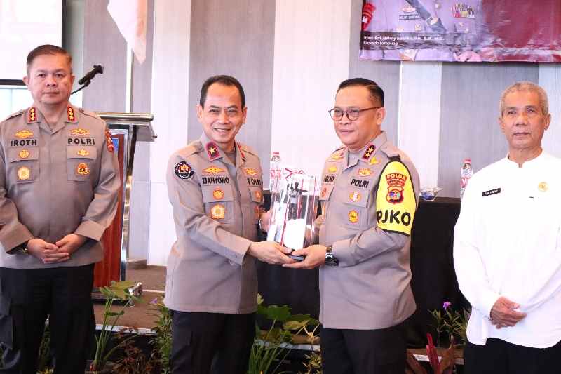 Div Humas Polri Gelar Bimtek dan Uji Konsekuensi di Polda Lampung Mengenai Informasi yang Dikecualikan Div Humas Polri Gelar Bimtek dan Uji Konsekuensi di Polda Lampung Mengenai Informasi yang Dikecualikan