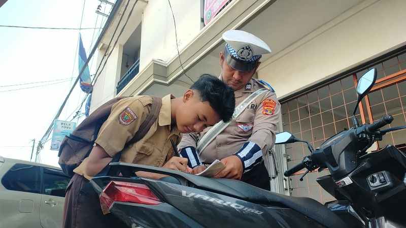 Operasi Patuh Krakatau 2024: Polda Lampung Beri 2.119 Penindakan Pelanggaran Lalu Lintas Operasi Patuh Krakatau 2024: Polda Lampung Beri 2.119 Penindakan Pelanggaran Lalu Lintas