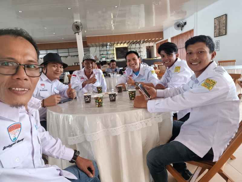 Muchendi, Melalui Sang Ayah Gelar Silaturahmi Ke Organisasi Awak Media Kabupaten OKI Muchendi, Melalui Sang Ayah Gelar Silaturahmi Ke Organisasi Awak Media Kabupaten OKI