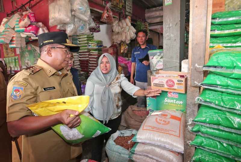Jaga Stabilitas Harga dan Daya Beli Masyarakat, Pj. Gubernur Samsudin Pantau Harga Komoditas Pangan Jaga Stabilitas Harga dan Daya Beli Masyarakat, Pj. Gubernur Samsudin Pantau Harga Komoditas Pangan