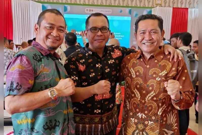 Wakili Pj Bupati, Kadis Kominfo Hadiri Seminar Nasional Pengelolaan Bank Sampah di Metro Wakili Pj Bupati, Kadis Kominfo Hadiri Seminar Nasional Pengelolaan Bank Sampah di Metro