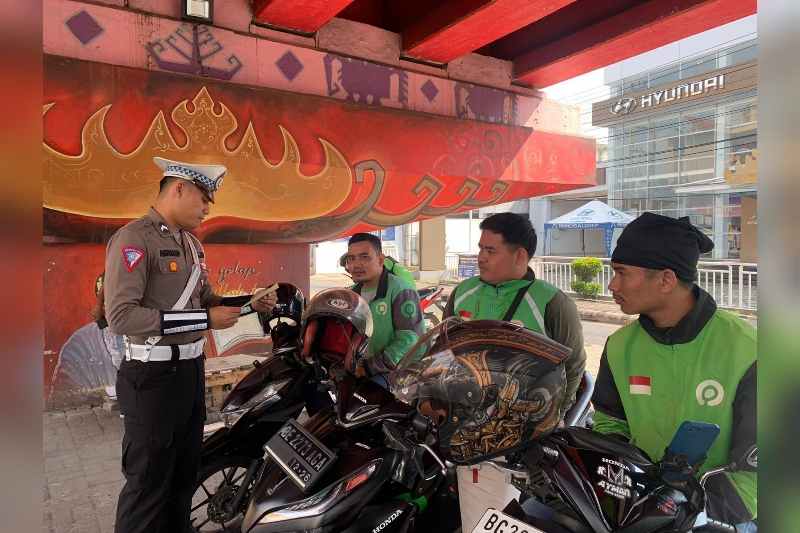 Satgas Operasi Patuh Krakatau Polda Lampung, Berikan Edukasi Keselamatan Lalu Lintas Satgas Operasi Patuh Krakatau Polda Lampung, Berikan Edukasi Keselamatan Lalu Lintas