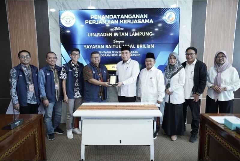 UIN RIL Tandatangani Kerjasama Program Bright Scholarship YBM BRILiaN UIN RIL Tandatangani Kerjasama Program Bright Scholarship YBM BRILiaN