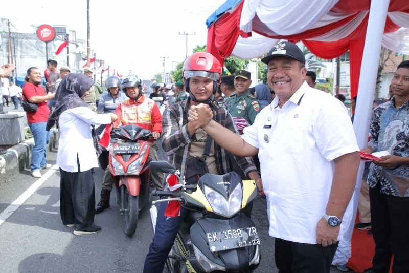 Sesuai Surat Edaran Menteri Dalam Negeri RI, Pemkab Asahan Bagikan Bendera Merah Putih Sesuai Surat Edaran Menteri Dalam Negeri RI, Pemkab Asahan Bagikan Bendera Merah Putih