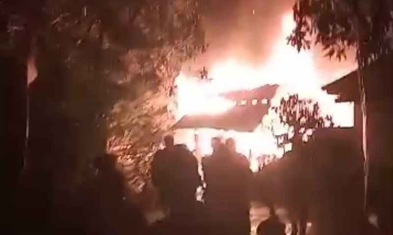 Polsek Wonosobo Identifikasi Kebakaran Rumah di Pekon Sumur Tujuh Polsek Wonosobo Identifikasi Kebakaran Rumah di Pekon Sumur Tujuh