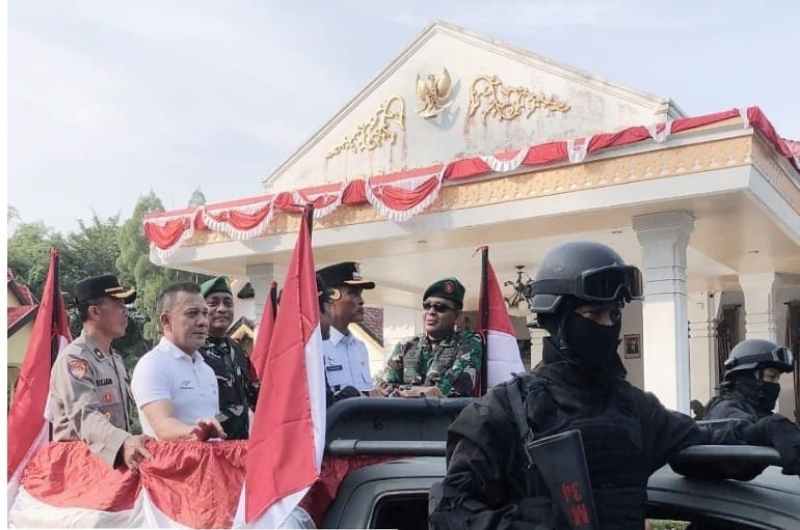 Region Head PTPN IV Regional 6 KSO Ikut Pengibaran Bendera Merah Putih Raksasa Region Head PTPN IV Regional 6 KSO Ikut Pengibaran Bendera Merah Putih Raksasa