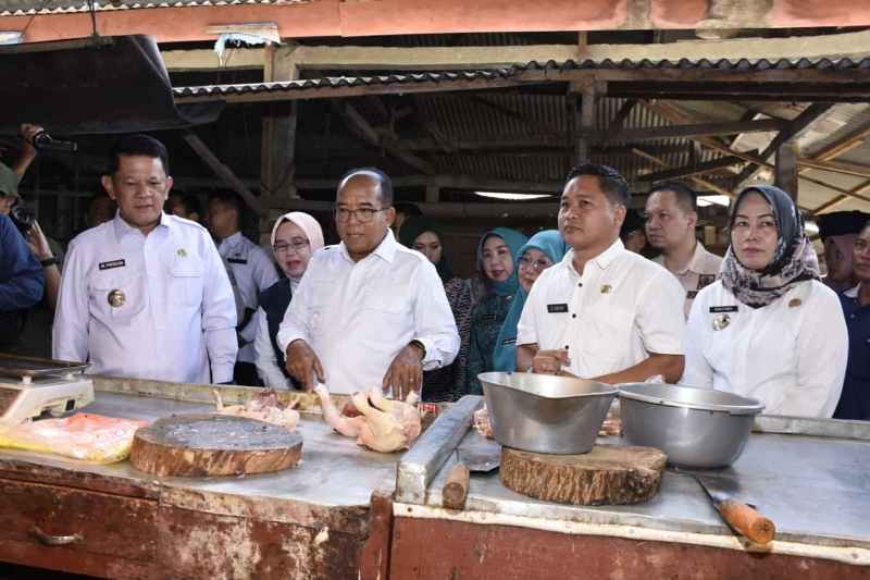 Kunker di Tubaba, Pj Gubernur Tinjau Pasar Panaragan Jaya Kunker di Tubaba, Pj Gubernur Tinjau Pasar Panaragan Jaya