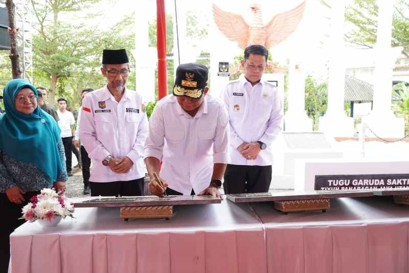 Kunker Di Tubaba, Pj Gubernur Lampung Resmikan Pencanangan 7 Kampung Pancasila Kunker Di Tubaba, Pj Gubernur Lampung Resmikan Pencanangan 7 Kampung Pancasila
