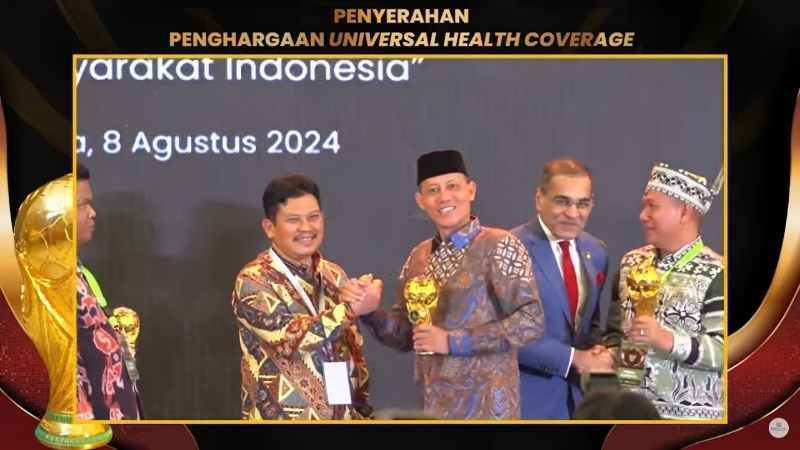 Peduli Kesehatan, Bupati Sabar AS Raih Penghargaan UHC Tahun 2024 Peduli Kesehatan, Bupati Sabar AS Raih Penghargaan UHC Tahun 2024