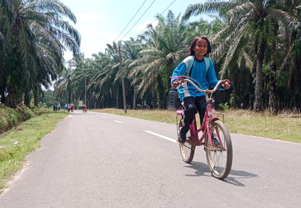Jalan Penghubung Desa di Sipispis Rampung, Warga Bersyukur Jalan Penghubung Desa di Sipispis Rampung, Warga Bersyukur