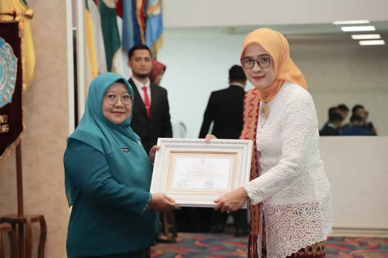 Ibu Maidawati Lantik dan Kukuhkan Feby Levarina Pj Ketua TP PKK dan Dekranasda Kabupaten Tulang Bawang Ibu Maidawati Lantik dan Kukuhkan Feby Levarina Pj Ketua TP PKK dan Dekranasda Kabupaten Tulang Bawang