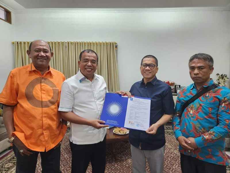 Resmi! Antonius Ginting Terima Rekomendasi Pilkada Karo 2024 dari DPP PAN Resmi! Antonius Ginting Terima Rekomendasi Pilkada Karo 2024 dari DPP PAN