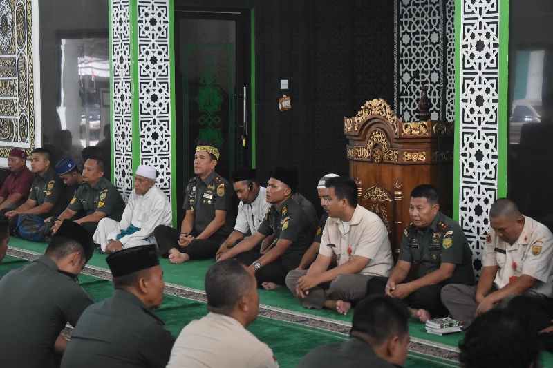 Korem 043/Gatam Gelar Doa Syukur Memperingati HUT RI Ke-79 Tahun 2024 Korem 043/Gatam Gelar Doa Syukur Memperingati HUT RI Ke-79 Tahun 2024