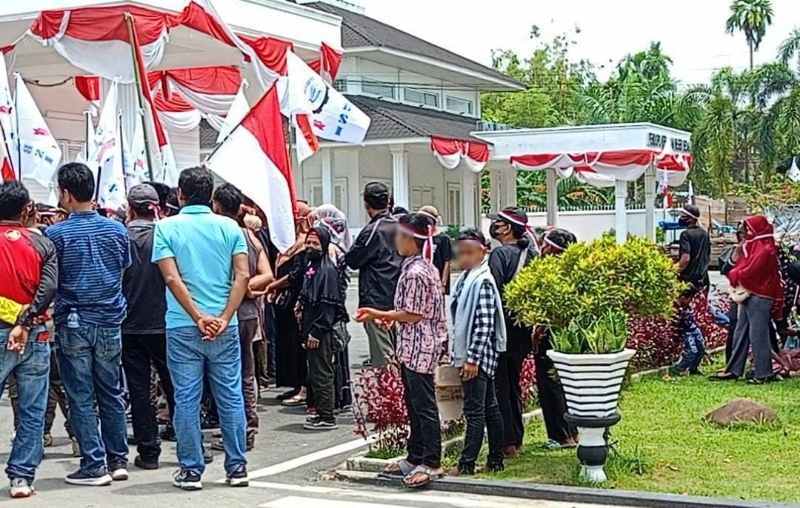Anak Dibawa Demo, Pengacara Kecam Pelanggaran Hak dan Soroti Aksi SBSI Anak Dibawa Demo, Pengacara Kecam Pelanggaran Hak dan Soroti Aksi SBSI