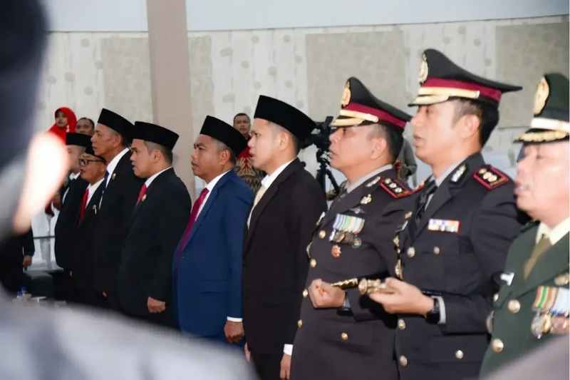 Sambut HUT ke-79 RI, Bupati dan Wabup Sergai Dukung Visi Indonesia Emas 2045 Sambut HUT ke-79 RI, Bupati dan Wabup Sergai Dukung Visi Indonesia Emas 2045