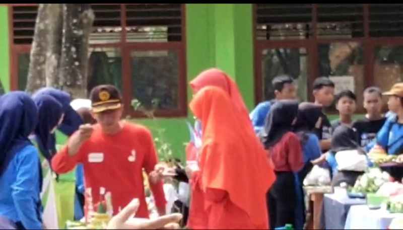 Sekolah Penggerak SMPN 5 Pringsewu Meriahkan HUT RI Dengan Berbagai Lomba Sekolah Penggerak SMPN 5 Pringsewu Meriahkan HUT RI Dengan Berbagai Lomba