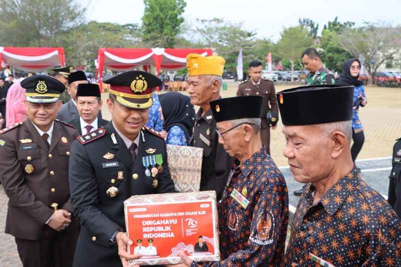 Kapolres Ogan Ilir Ikuti Upacara Peringatan HUT RI ke-79 Kapolres Ogan Ilir Ikuti Upacara Peringatan HUT RI ke-79