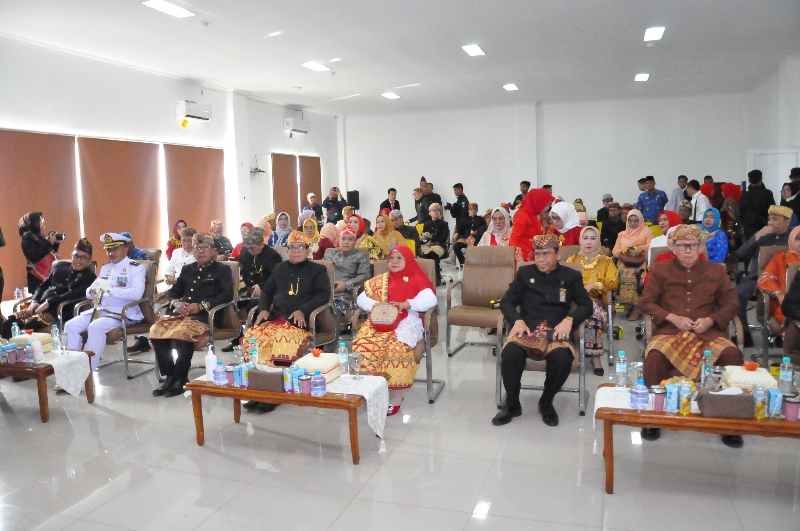 Pj. Gubernur Lampung Saksikan Upacara Peringatan Detik-detik Proklamasi di RSUD BNH, Kota Baru Pj. Gubernur Lampung Saksikan Upacara Peringatan Detik-detik Proklamasi di RSUD BNH, Kota Baru